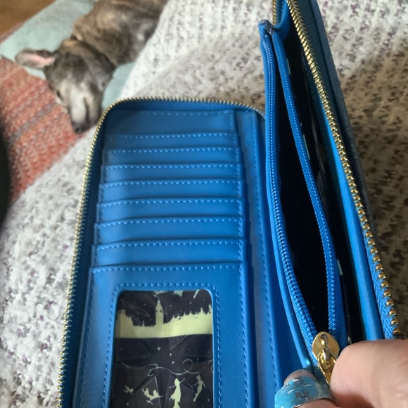 Retired Loungefly GLOW IN THE DARK Peter Pan and friends wallet. GUC - Picture 12 of 12